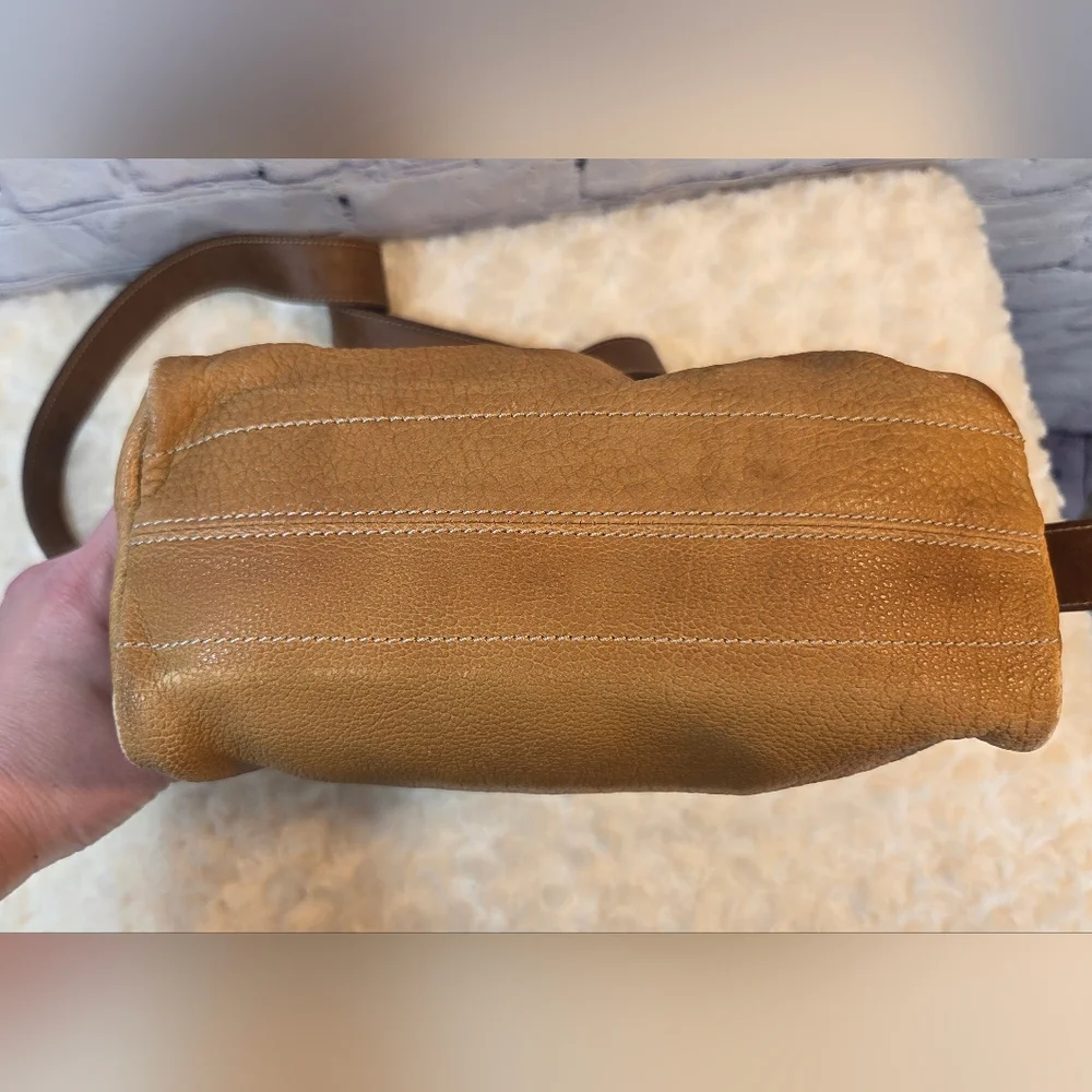 Authentic Loewe *Vintage* Tan Crossbody Bag with Suede Finish - Picture 7 of 12